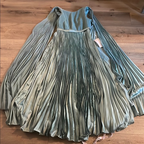 Mac Duggal Pleated Charmeuse Cape A-Line Gown - Picture 4 of 7